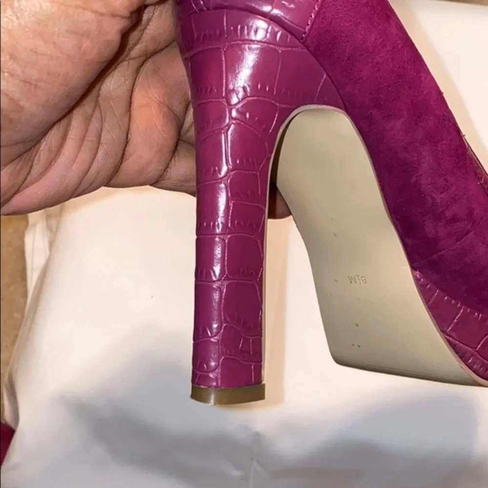 Audrey Brooke Berry Platform Heel in size 8.5M